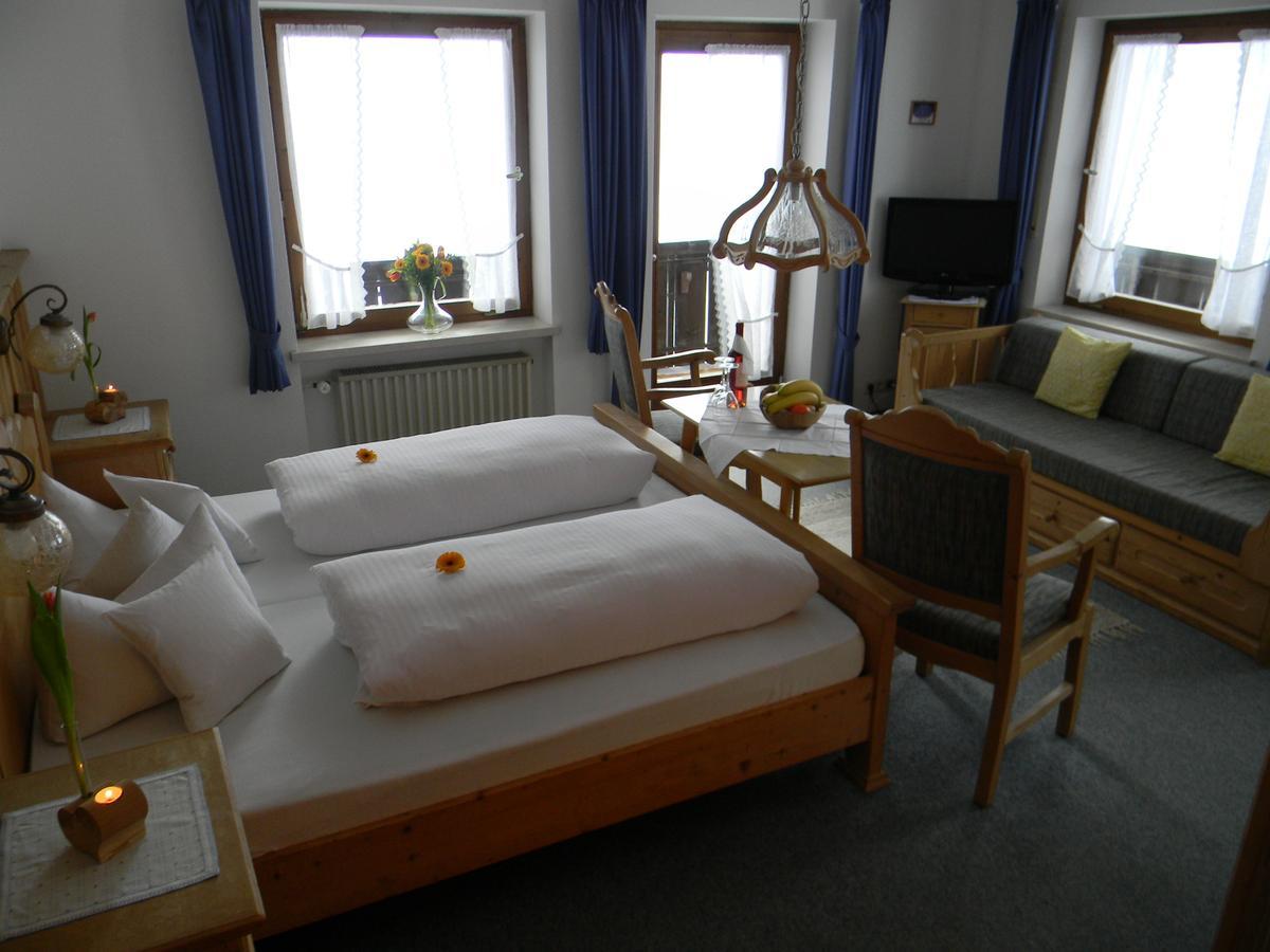 Landhaus Spielmannsau Oberstdorf Room photo